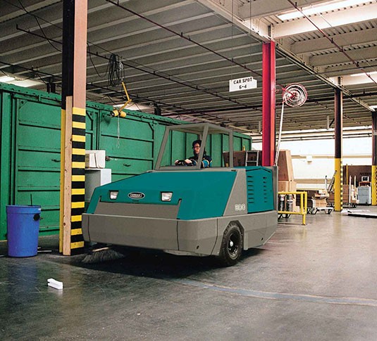 800 Industrial Ride-On Sweeper alt 7